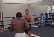 VIDEO. Ce se întâmplă dacă un troll de pe Internet îl provoacă la un meci de box pe un luptător din UFC? VIDEO. Ce se întâmplă dacă un troll de pe Internet îl provoacă la un meci de box pe un luptător din UFC?
