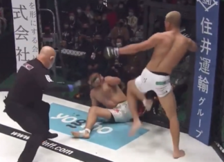 VIDEO. L-a călcat pe cap de 5 ori până a oprit arbitrul lupta! VIDEO. L-a călcat pe cap de 5 ori până a oprit arbitrul lupta!