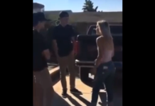 VIDEO. O fată și-a lovit prietenul și acesta a „băgat-o în convulsii”! VIDEO. O fată și-a lovit prietenul și acesta a "băgat-o în convulsii"!
