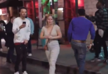 VIDEO. A încercat să dea o perversă și a fost trântit cu capul de asfalt! VIDEO. A încercat să dea o perversă și a fost trântit cu capul de asfalt!