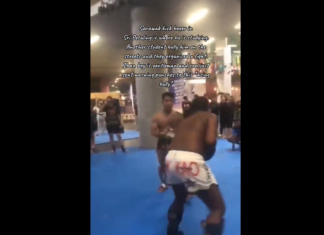 Un kickboxer profesionist i-a dat o lecție unui bully care s-a legat de el! (VIDEO) Un kickboxer profesionist i-a dat o lecție unui bully care s-a legat de el! (VIDEO)