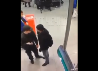 VIDEO. Nu te pune cu paznicul de la securitate! VIDEO. Nu te pune cu paznicul de la securitate!