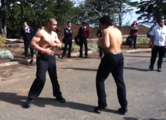 Ce se întâmplă atunci când un boxer și un kickboxer se hotărăsc să o dea parte-n parte? Ce se întâmplă atunci când un boxer și un kickboxer se hotărăsc să o dea parte-n parte?