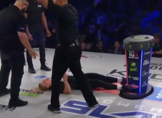 O palmă și a înghețat pe podea la Power Slap! (VIDEO) O palmă și a înghețat pe podea la Power Slap! (VIDEO)