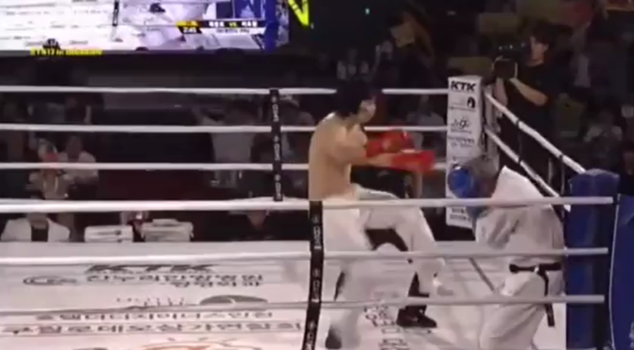 VIDEO. Ce se întâmplă când un luptător de Tae Kwon Do e provocat de un karatist în ring? VIDEO. Ce se întâmplă când un luptător de Tae Kwon Do e provocat de un karatist în ring?
