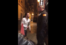 VIDEO. I-a dat o palmă de l-a lăsat lat pe un canal VIDEO. I-a dat o palmă de l-a lăsat lat pe un canal