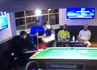 VIDEO. Făcut KO la masa de biliard! VIDEO. Făcut KO la masa de biliard!