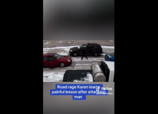 VIDEO. I-a dat o palmă unui bărbat în trafic și a fost trântită în mijlocul străzii! VIDEO. I-a dat o palmă unui bărbat în trafic și a fost trântită în mijlocul străzii!