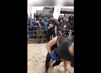 VIDEO. Un knockout rapid în nisip la o luptă improvizată de MMA! VIDEO. Un knockout rapid în nisip la o luptă improvizată de MMA!