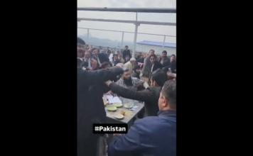 VIDEO. Bătaie generală între două firme de avocați din Pakistan! VIDEO. Bătaie generală între două firme de avocați din Pakistan!