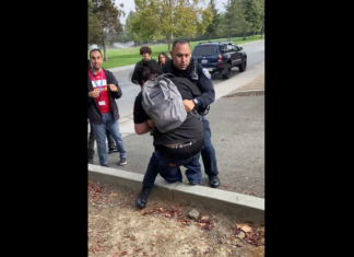 VIDEO. Poliția a intervenit pentru a opri o bătaie între doi elevi! VIDEO. Poliția a intervenit pentru a opri o bătaie între doi elevi!