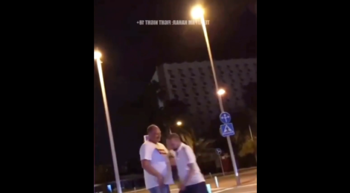 VIDEO. Dintr-o joacă, dintr-o glumă, a rămas inconștient pe stradă! VIDEO. Dintr-o joacă, dintr-o glumă, a rămas inconștient pe stradă!