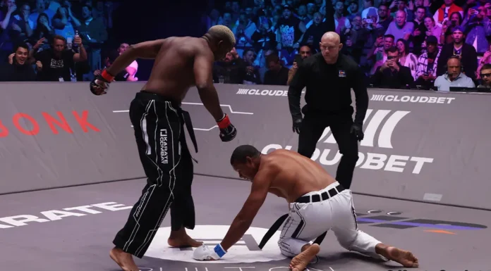 VIDEO. Robelis Despaigne l-a făcut KO pe Roggers Souza în doar câteva secunde! VIDEO. Robelis Despaigne l-a făcut KO pe Roggers Souza în doar câteva secunde!