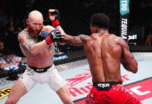 Vezi toate fazele de la gala UFC Josh Emmett vs Lerone Murphy! Diana Belbiță și Daniel Frunză au pierdut! (VIDEO) Vezi toate fazele de la gala UFC Josh Emmett vs Lerone Murphy! Diana Belbiță și Daniel Frunză au pierdut! (VIDEO)