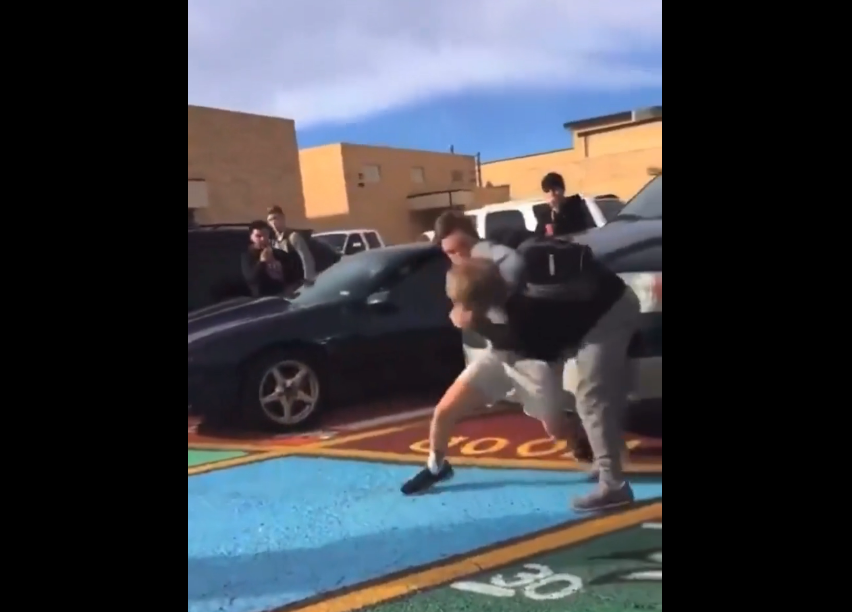 VIDEO. Unii oameni sunt atât de siguri pe abilitățile lor, încât s-ar lua la bătaie oriunde!