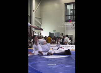 VIDEO. A făcut-o KO într-o competiție de karate de amatori! VIDEO. A făcut-o KO într-o competiție de karate de amatori!