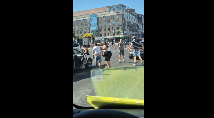 VIDEO. Bătaie în trafic pe străzile din Budapesta!