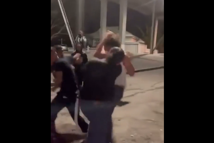 VIDEO. Bătaie 3 contra 1! Cine a câștigat?