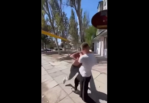 VIDEO. A venit să dea noroc prietenește, dar ce a urmat… VIDEO. A venit să dea noroc prietenește, dar ce a urmat...