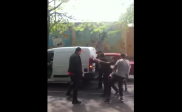VIDEO. Knockout brutal după o ceartă în trafic! VIDEO. Knockout brutal după o ceartă în trafic!