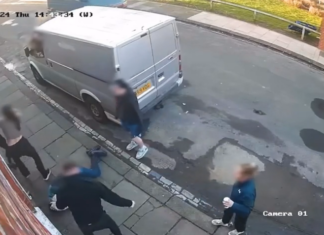 VIDEO. A ieșit la bătaie și și-a luat KO! După, s-a întors cu mașina și a călcat 2 oameni! VIDEO. A ieșit la bătaie și și-a luat KO! După, s-a întors cu mașina și a călcat 2 oameni!