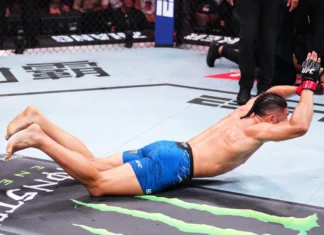 Johnny Walker câștigă în mare stil și va începe să urce din nou spre topul categoriei Light-Heavyweight! (VIDEO) Johnny Walker câștigă în mare stil și va începe să urce din nou spre topul categoriei Light-Heavyweight! (VIDEO)