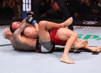 Charles Oliveira a învins l-a el acasă și a băgat publicul în delir! (VIDEO) Charles Oliveira a învins l-a el acasă și a băgat publicul în delir! (VIDEO)