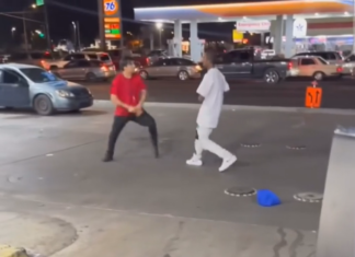 VIDEO. Bătaie extrem de brutală într-o benzinărie americană! VIDEO. Bătaie extrem de brutală într-o benzinărie americană!