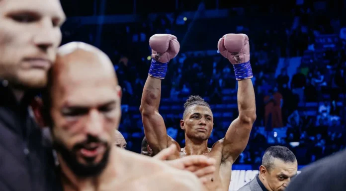 Andrew Tate a fost învins în mod categoric de boxerul influencer Chase Demoor! (VIDEO) Andrew Tate a fost învins în mod categoric de boxerul influencer Chase Demoor! (VIDEO)