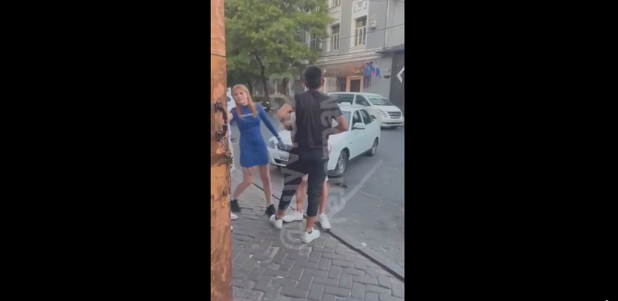 VIDEO. S-a crezut șmecher, dar a fost trântit direct în cap!