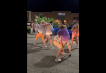 VIDEO. Bătăile de grup n-au niciun sens câteodată! VIDEO. Bătăile de grup n-au niciun sens câteodată!