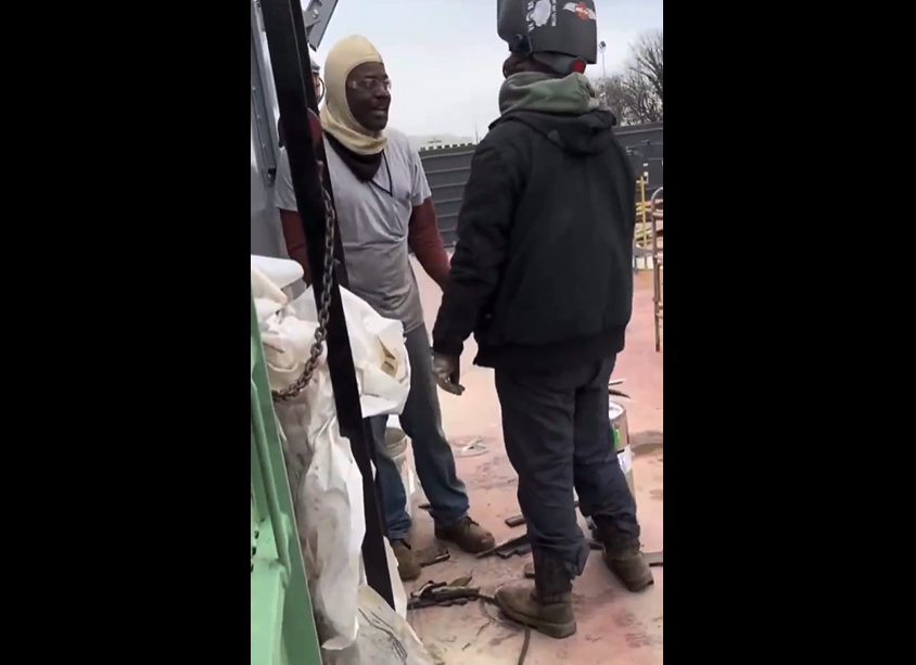 VIDEO. Și-a avertizat colegul de nenumărate ori, însă el n-a înțeles!