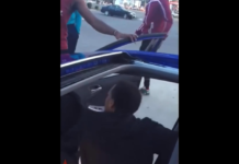 VIDEO. A fost prins în timp ce încerca să-i trimită mesaje prietenei unui alt bărbat! VIDEO. A fost prins în timp ce încerca să-i trimită mesaje prietenei unui alt bărbat!