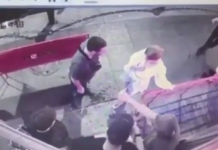 VIDEO. O femeie îl face knockout pe un bărbat care o urmărea! VIDEO. O femeie îl face knockout pe un bărbat care o urmărea!