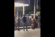 VIDEO. S-a dezbrăcat pentru luptă și a fost făcut knockout în 10 secunde! VIDEO. S-a dezbrăcat pentru luptă și a fost făcut knockout în 10 secunde!