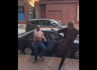 VIDEO. L-a bătut de l-a calmat instant! VIDEO. L-a bătut de l-a calmat instant!