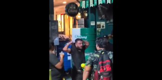 VIDEO. O bătaie bine meritată pentru un scandalagiu! VIDEO. O bătaie bine meritată pentru un scandalagiu!