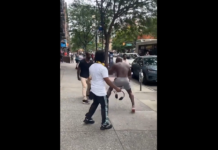VIDEO. New York-ul, un oraș mereu surprinzător prin bătăile sale de stradă! VIDEO. New York-ul, un oraș mereu surprinzător prin bătăile sale de stradă!