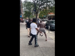 VIDEO. New York-ul, un oraș mereu surprinzător prin bătăile sale de stradă! VIDEO. New York-ul, un oraș mereu surprinzător prin bătăile sale de stradă!