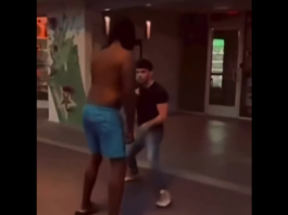 VIDEO. Ce înseamnă să fii mic, dar să știi să te lupți! VIDEO. Ce înseamnă să fii mic, dar să știi să te lupți!