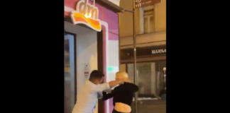 VIDEO. A atins o femeie pe stradă și aceasta a ripostat imediat! VIDEO. A atins o femeie pe stradă și aceasta a ripostat imediat!