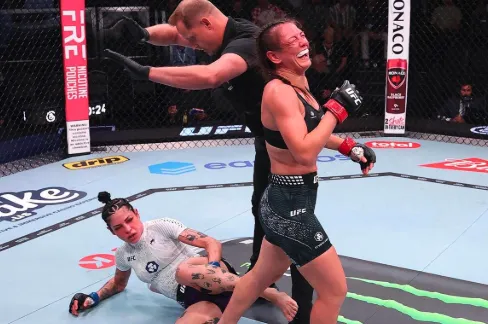 Românca Alice Ardelean a reușit submisia anului în UFC! Bravo Alice! (VIDEO) Românca Alice Ardelean a reușit submisia anului în UFC! Bravo Alice! (VIDEO)