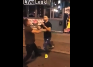 VIDEO. Un comediant s-a culcat cu soția altui bărbat și a fost pur și simplu brutalizat pe stradă! VIDEO. Un comediant s-a culcat cu soția altui bărbat și a fost pur și simplu brutalizat pe stradă!