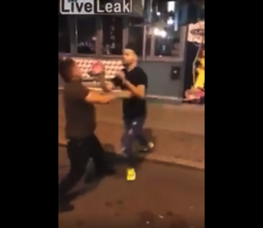 VIDEO. Un comediant s-a culcat cu soția altui bărbat și a fost pur și simplu brutalizat pe stradă! VIDEO. Un comediant s-a culcat cu soția altui bărbat și a fost pur și simplu brutalizat pe stradă!