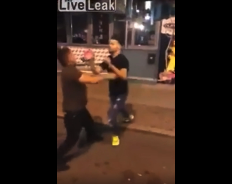 VIDEO. Un comediant s-a culcat cu soția altui bărbat și a fost pur și simplu brutalizat pe stradă!
