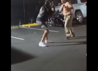 VIDEO. I-a dat un șut în cap și l-a lăsat lat! VIDEO. I-a dat un șut în cap și l-a lăsat lat!