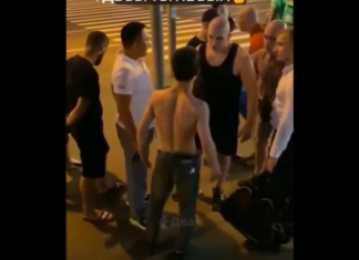 VIDEO. Niște naziști ruși au fost puși la punct de niște imigranți! VIDEO. Niște naziști ruși au fost puși la punct de niște imigranți!