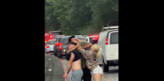 VIDEO. Bătaie în plină autostradă. S-a lăsat cu somn! VIDEO. Bătaie în plină autostradă. S-a lăsat cu somn!