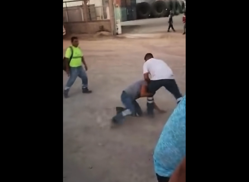 VIDEO. Și-a bătut colegul de șantier și l-a lăsat lat în nisip!