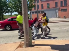 VIDEO. Un bărbat a tras pe dreapta să intervină când un tânăr își lovea prietena. Ce crezi că a urmat? VIDEO. Un bărbat a tras pe dreapta să intervină când un tânăr își lovea prietena. Ce crezi că a urmat?